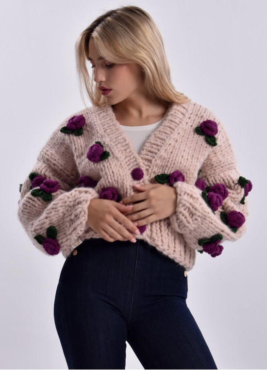 Nude Cardigan mit Lila 3D-Blumen